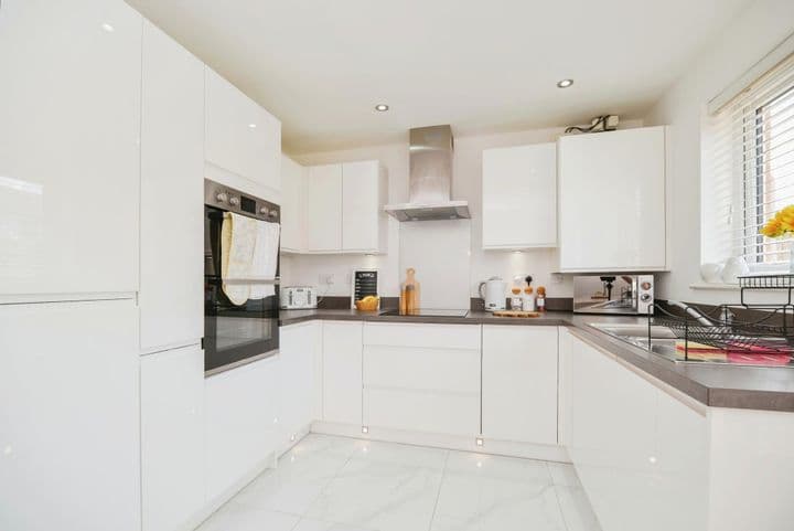 3 bedrooms house for sale in Middlesbrough, United Kingdom - Image 3