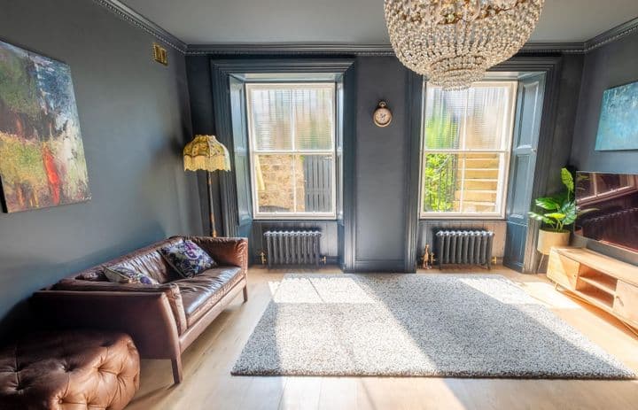 3 bedrooms apartment for sale in Edinburgh City Centre, United Kingdom - Image 3