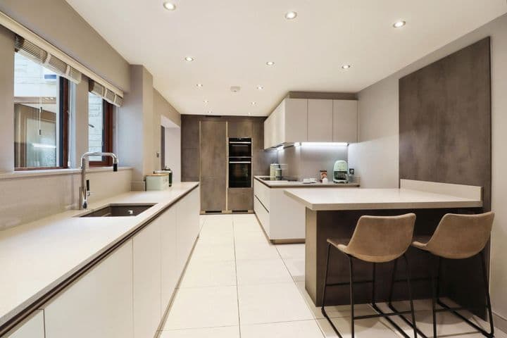 4 bedrooms house for sale in Doncaster, United Kingdom - Image 3