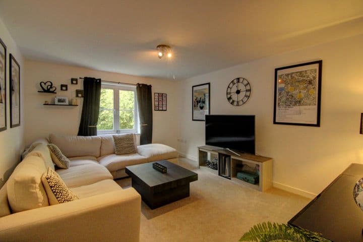 2 bedrooms apartment for sale in Bolton, United Kingdom - Image 3