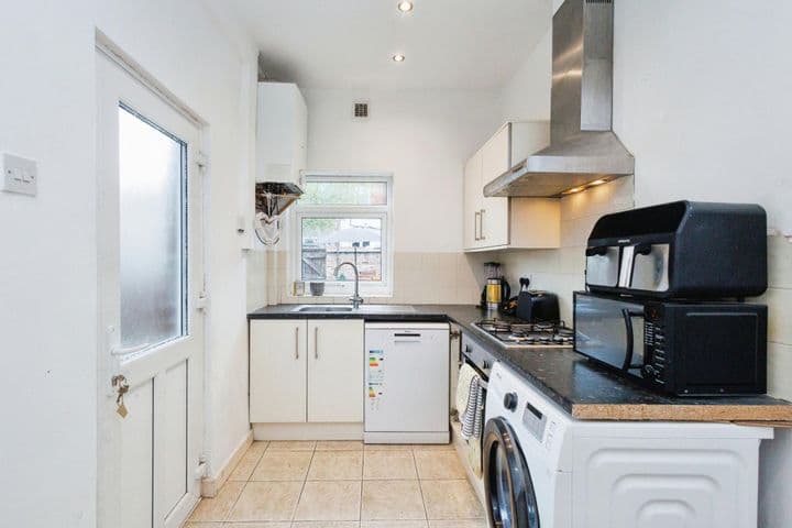 2 bedrooms house for sale in Stockport, United Kingdom - Image 12