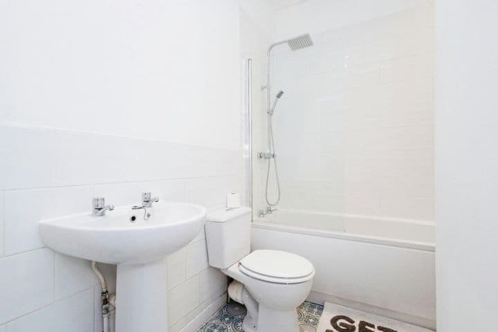 2 bedrooms house for sale in Stockport, United Kingdom - Image 8