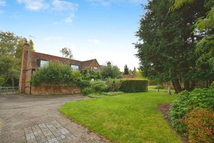 3 bedrooms house for sale in St. Albans, United Kingdom - Image 2