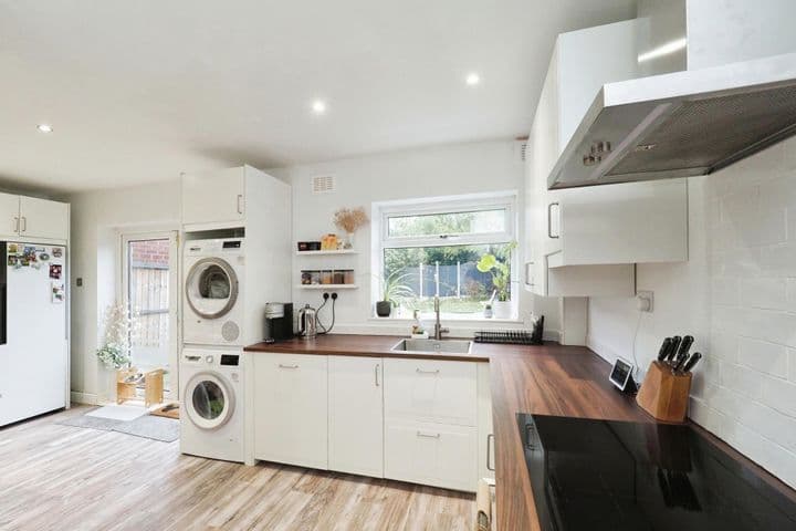 3 bedrooms house for sale in Nottingham, United Kingdom - Image 2