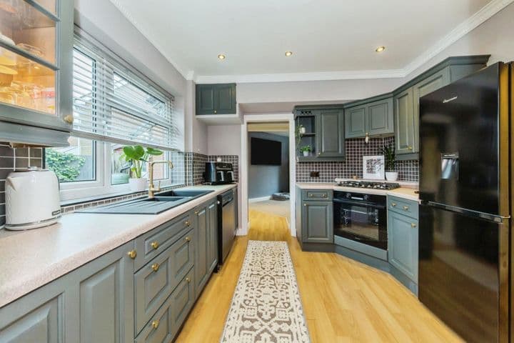 3 bedrooms house for sale in Newcastle Upon Tyne, United Kingdom - Image 3