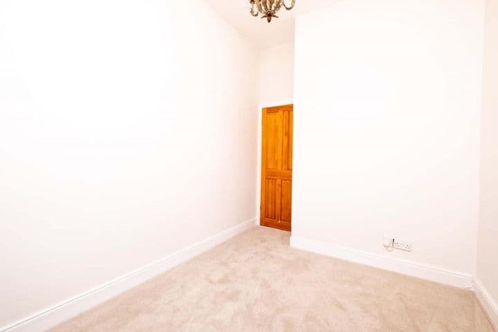 2 bedrooms apartment for sale in Dundee, United Kingdom - Image 10