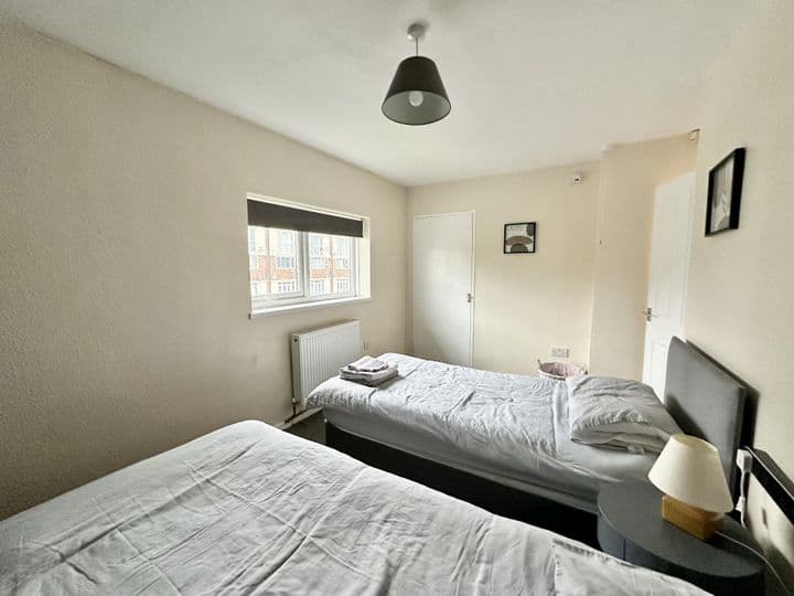 1 bedroom apartment for sale in Sheffield, United Kingdom - Image 10