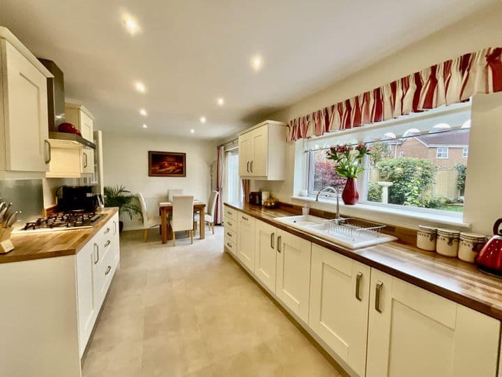 4 bedrooms house for sale in Runcorn, United Kingdom - Image 3