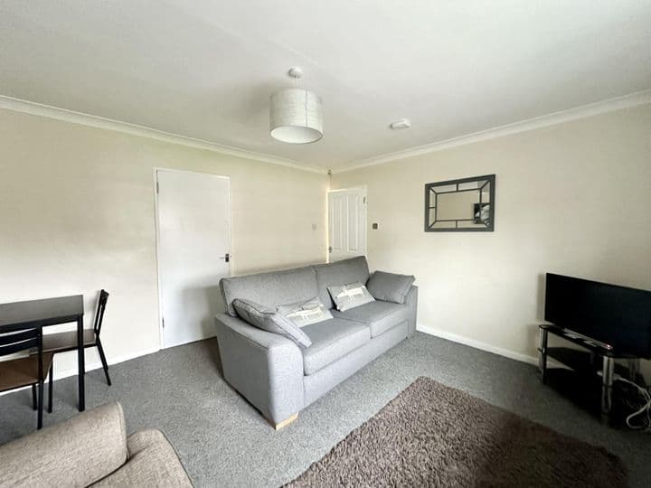 1 bedroom apartment for sale in Sheffield, United Kingdom - Image 6