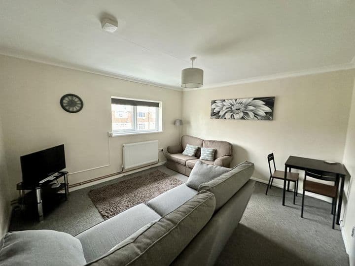 1 bedroom apartment for sale in Sheffield, United Kingdom - Image 4