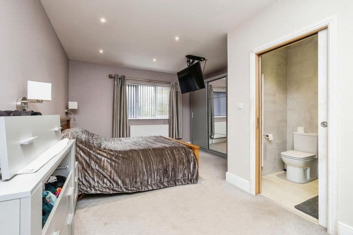 4 bedrooms house for sale in North Hykeham, United Kingdom - Image 9