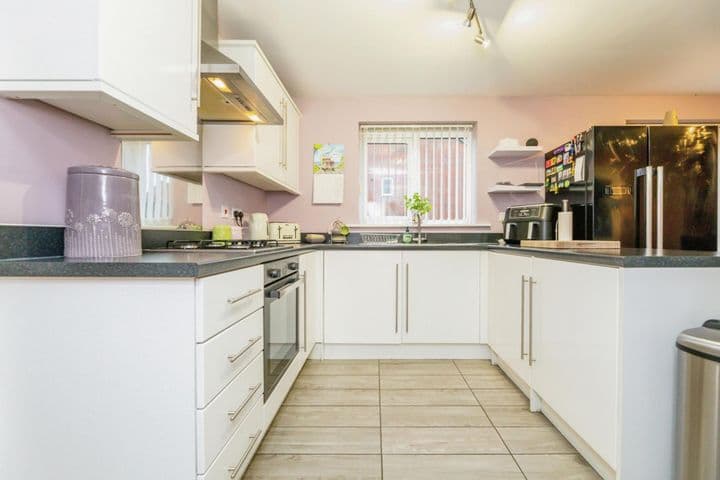 4 bedrooms house for sale in Barnsley, United Kingdom - Image 8