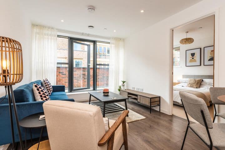 2 bedrooms apartment for sale in Nottingham, United Kingdom - Image 3