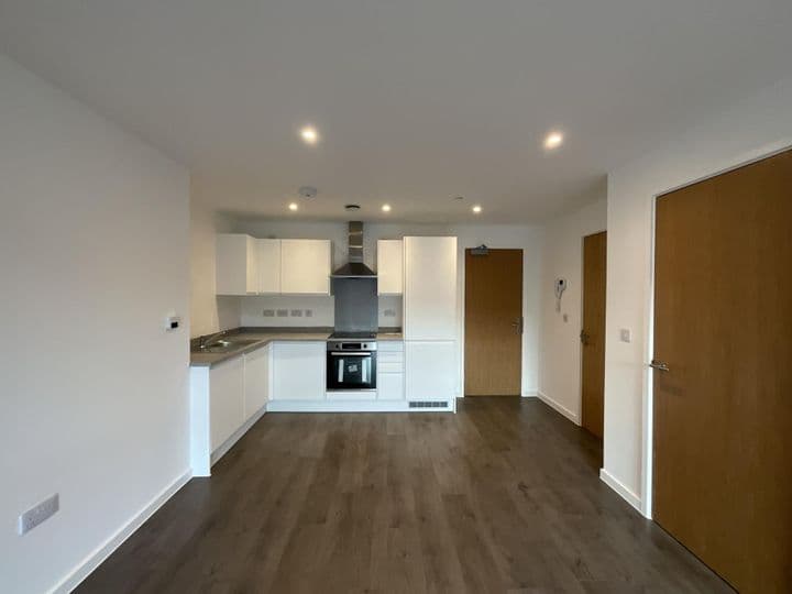 2 bedrooms apartment for sale in Nottingham, United Kingdom - Image 8