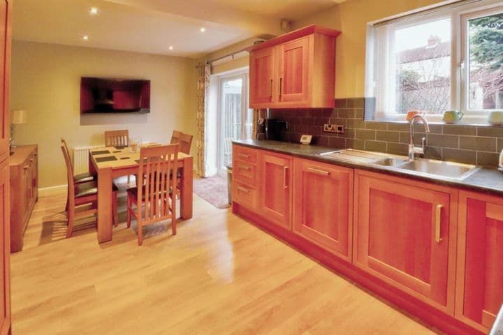 3 bedrooms house for sale in Barnsley, United Kingdom - Image 3