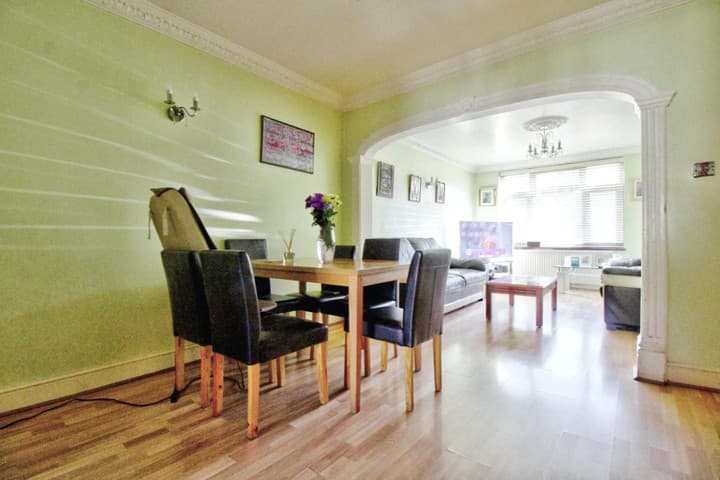 3 bedrooms house for sale in Dagenham, United Kingdom - Image 9