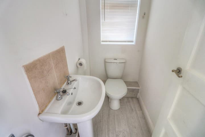 3 bedrooms house for sale in Stockport, United Kingdom - Image 8