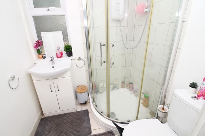 3 bedrooms house for sale in Dagenham, United Kingdom - Image 11