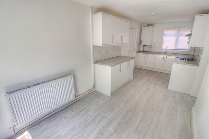 3 bedrooms house for sale in Stockport, United Kingdom - Image 5