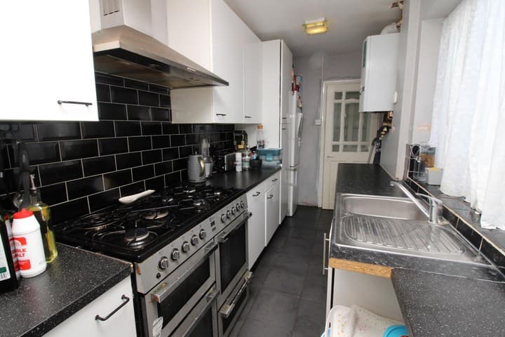 3 bedrooms house for sale in Dagenham, United Kingdom - Image 10