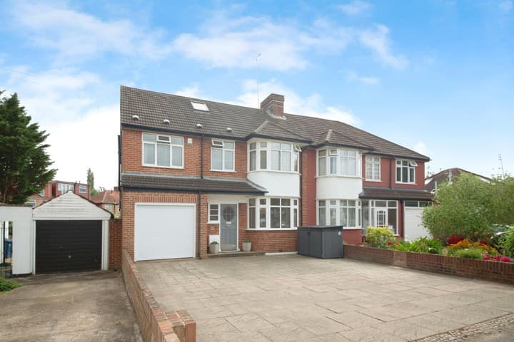 5 bedrooms house for sale in London, United Kingdom - Image 22