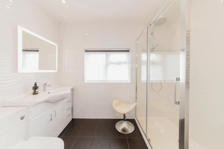 5 bedrooms house for sale in London, United Kingdom - Image 15