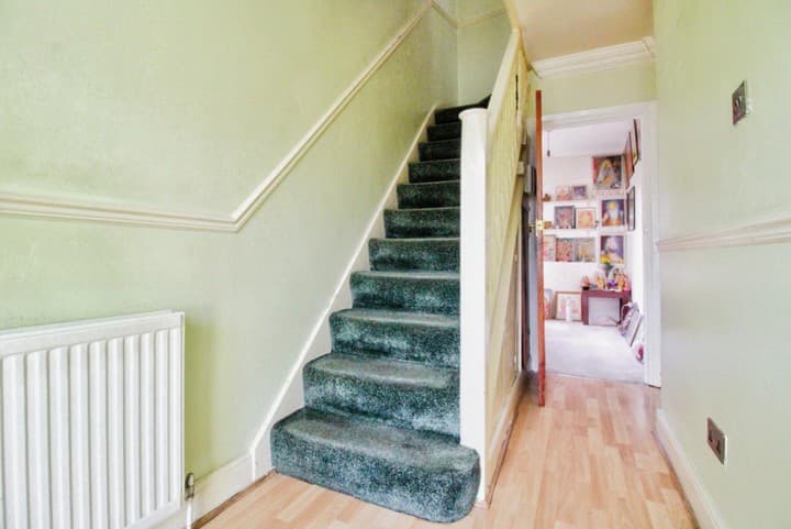 3 bedrooms house for sale in Dagenham, United Kingdom - Image 6