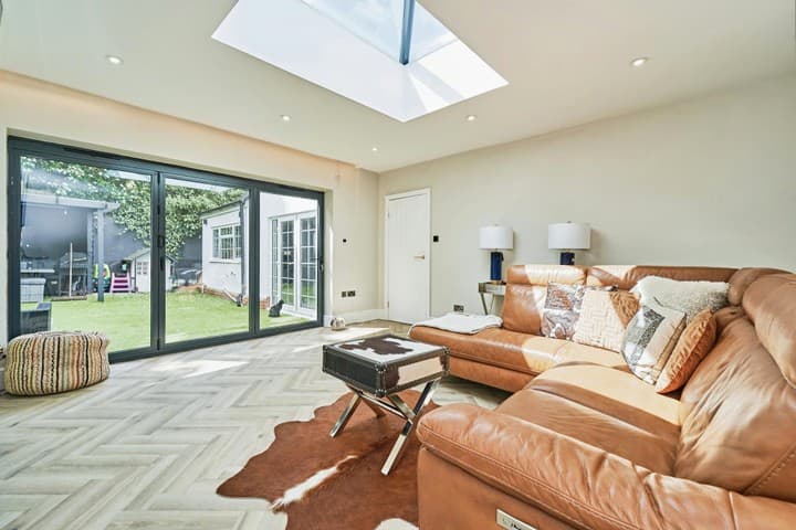 4 bedrooms house for sale in Walsall, United Kingdom - Image 2