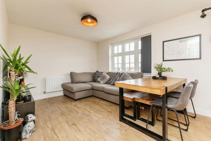 1 bedroom apartment for sale in Bristol, United Kingdom - Image 3