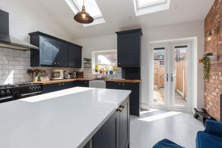 2 bedrooms house for sale in Prestwich, United Kingdom - Image 2