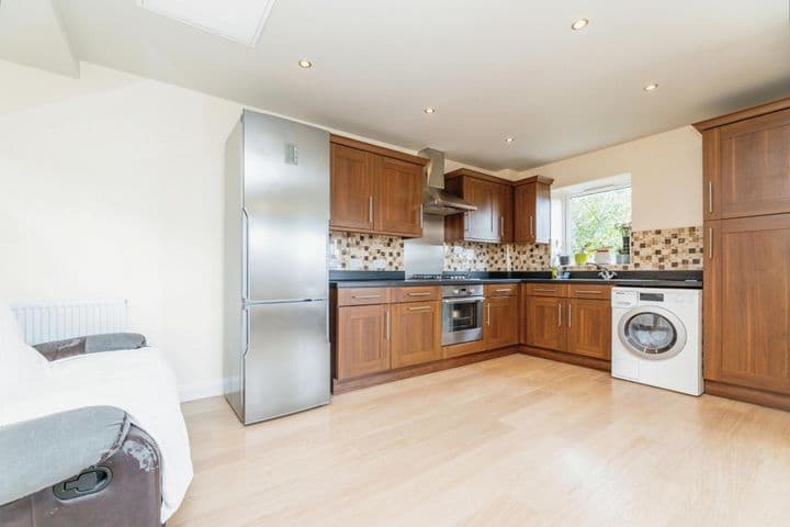 2 bedrooms apartment for sale in Rotherham, United Kingdom - Image 3