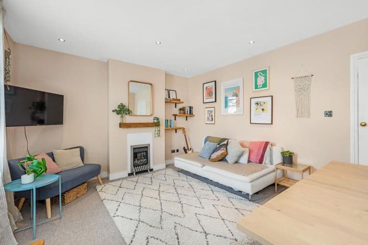 1 bedroom apartment for sale in South Croydon, United Kingdom - Image 4