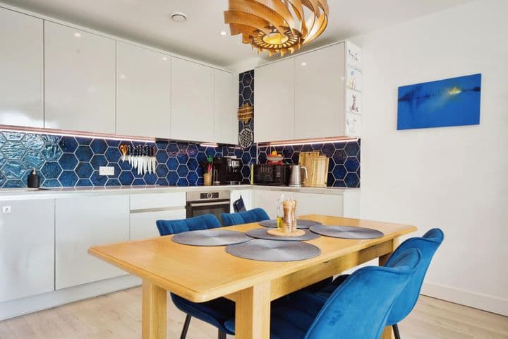 2 bedrooms apartment for sale in London, United Kingdom - Image 4