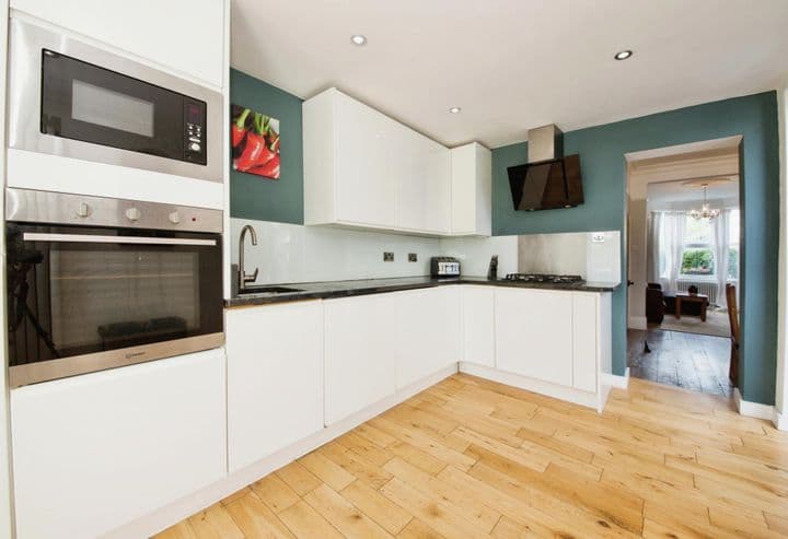 3 bedrooms house for sale in London, United Kingdom - Image 7