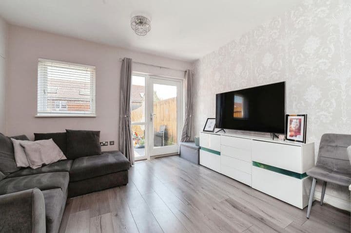 2 bedrooms house for sale in Basildon, United Kingdom - Image 4