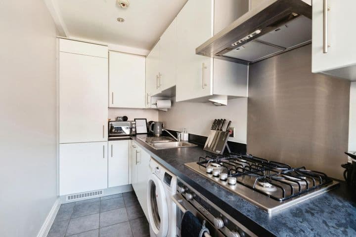 2 bedrooms house for sale in Basildon, United Kingdom - Image 8