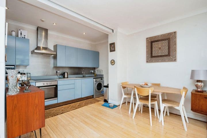 2 bedrooms apartment for sale in Hove, United Kingdom - Image 6