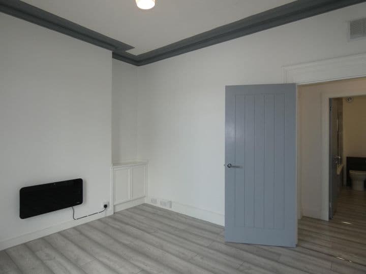 1 bedroom apartment for sale in Aberdeen, United Kingdom - Image 8