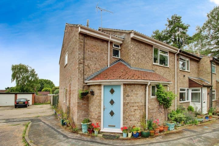 2 bedrooms house for sale in Woodbridge, United Kingdom - Image 2