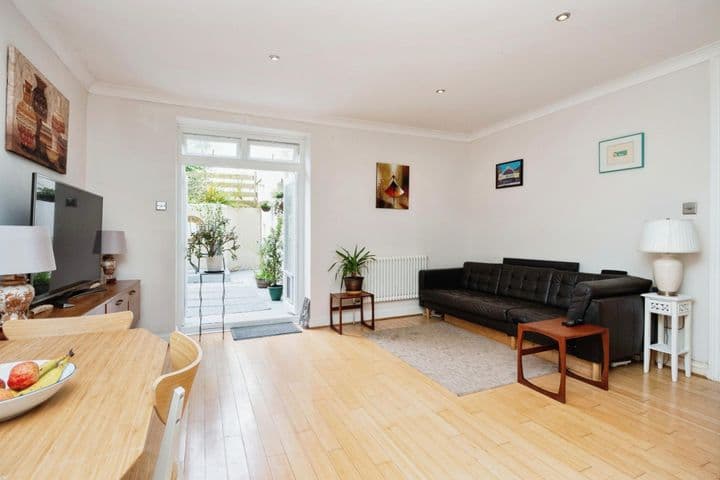 2 bedrooms apartment for sale in Hove, United Kingdom - Image 9