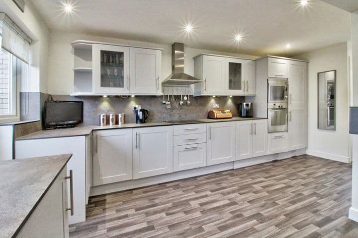 3 bedrooms house for sale in Rotherham, United Kingdom - Image 6