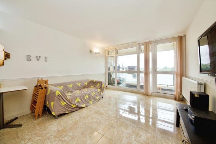 2 bedrooms apartment for sale in Woodford Green, United Kingdom - Image 6