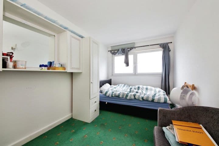 2 bedrooms apartment for sale in Woodford Green, United Kingdom - Image 10