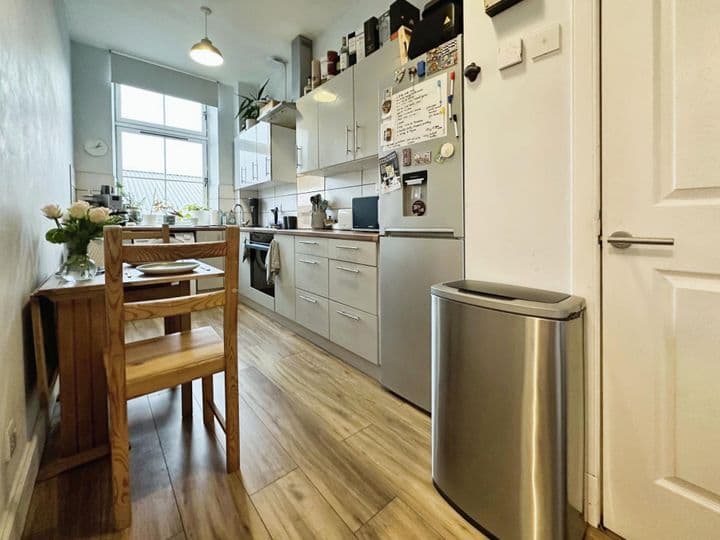 2 bedrooms apartment for sale in Glasgow, United Kingdom - Image 6