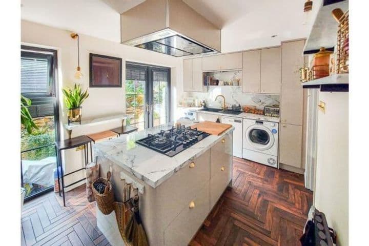 4 bedrooms house for sale in Sheffield, United Kingdom - Image 3