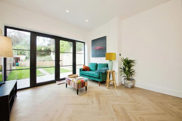 3 bedrooms house for sale in Barnet Borough, United Kingdom - Image 6