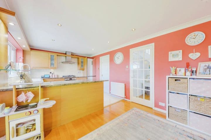 4 bedrooms house for sale in Stevenage, United Kingdom - Image 9