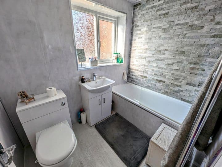 3 bedrooms house for sale in Manchester, United Kingdom - Image 9