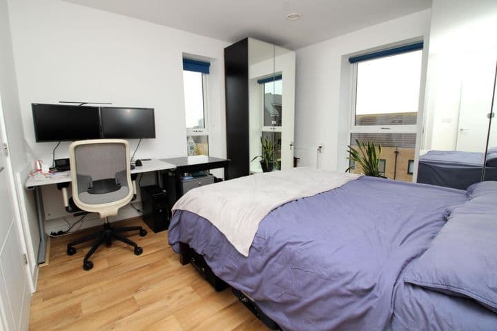 2 bedrooms apartment for sale in Dagenham, United Kingdom - Image 12