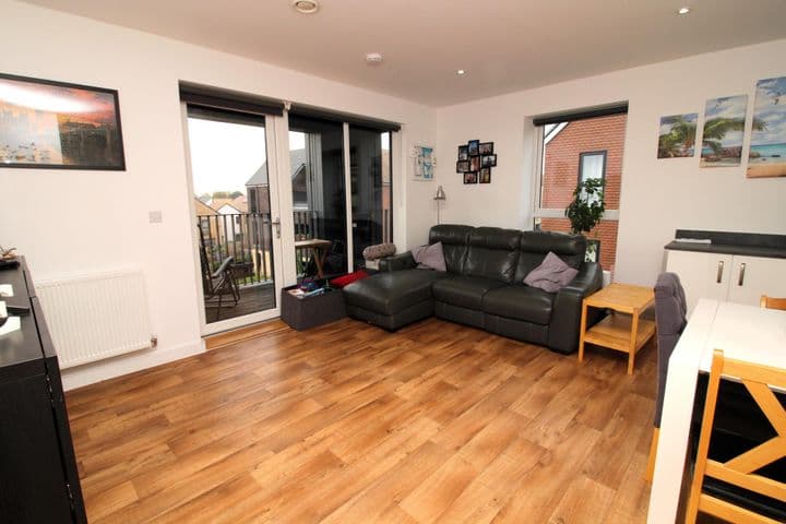 2 bedrooms apartment for sale in Dagenham, United Kingdom - Image 8